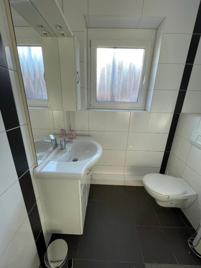 Schoene Zentrale Zimmer In Wilhelmshaven Apartment Exterior photo